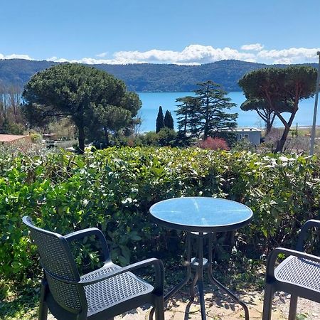 Bed&Breakfast "Fiorella" Sul Lago Кастел Гандолфо Екстериор снимка