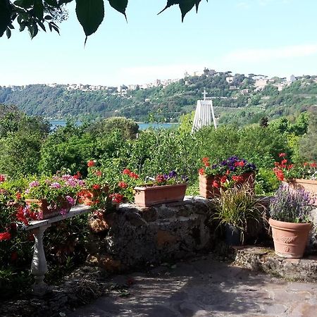 Bed&Breakfast "Fiorella" Sul Lago Кастел Гандолфо Екстериор снимка