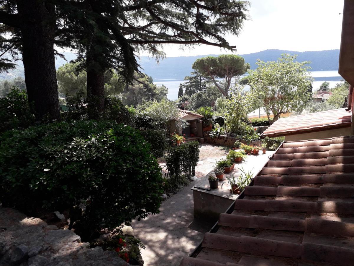 Bed&Breakfast "Fiorella" Sul Lago Кастел Гандолфо Екстериор снимка