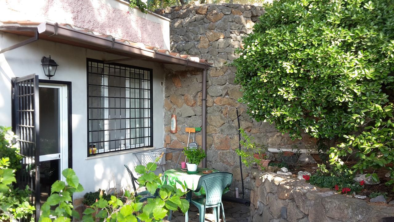 Bed&Breakfast "Fiorella" Sul Lago Кастел Гандолфо Екстериор снимка
