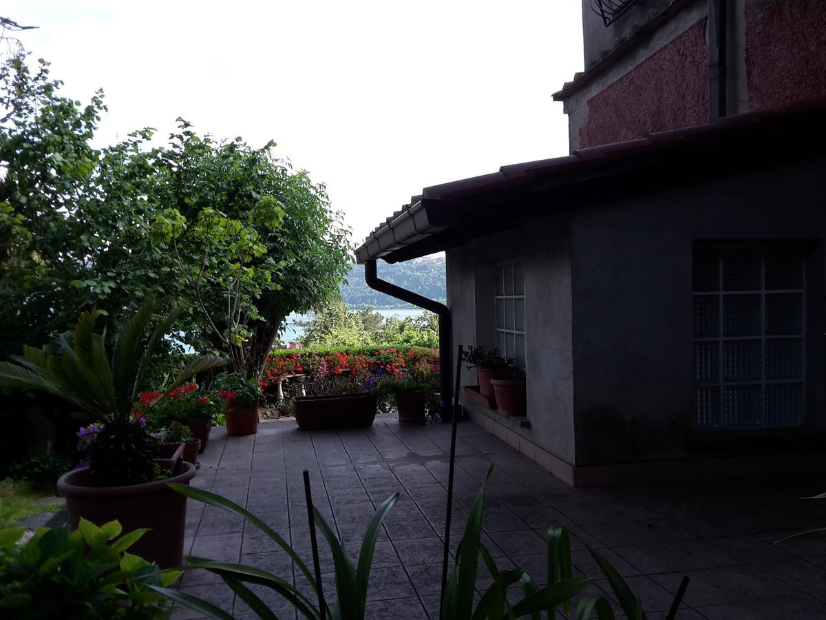 Bed&Breakfast "Fiorella" Sul Lago Кастел Гандолфо Екстериор снимка