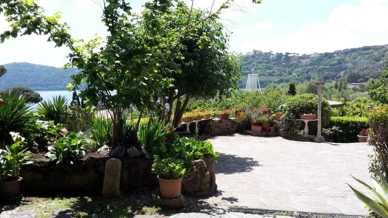 Bed&Breakfast "Fiorella" Sul Lago Кастел Гандолфо Екстериор снимка